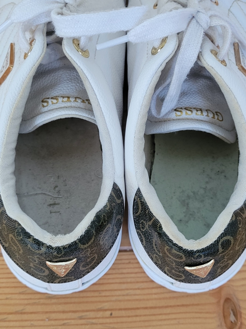 GUESS White Low-Top Logo Sneakers - Picture 5 of 6